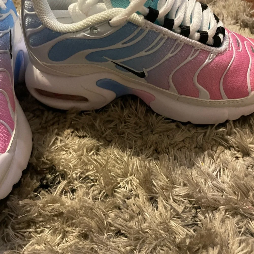 Nike Air Pastel Gradient Sneakers - Picture 2 of 3